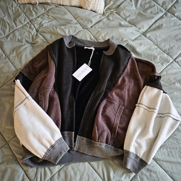 {Aemi} Colorblock Bomber Jacket - Picture 2 of 5